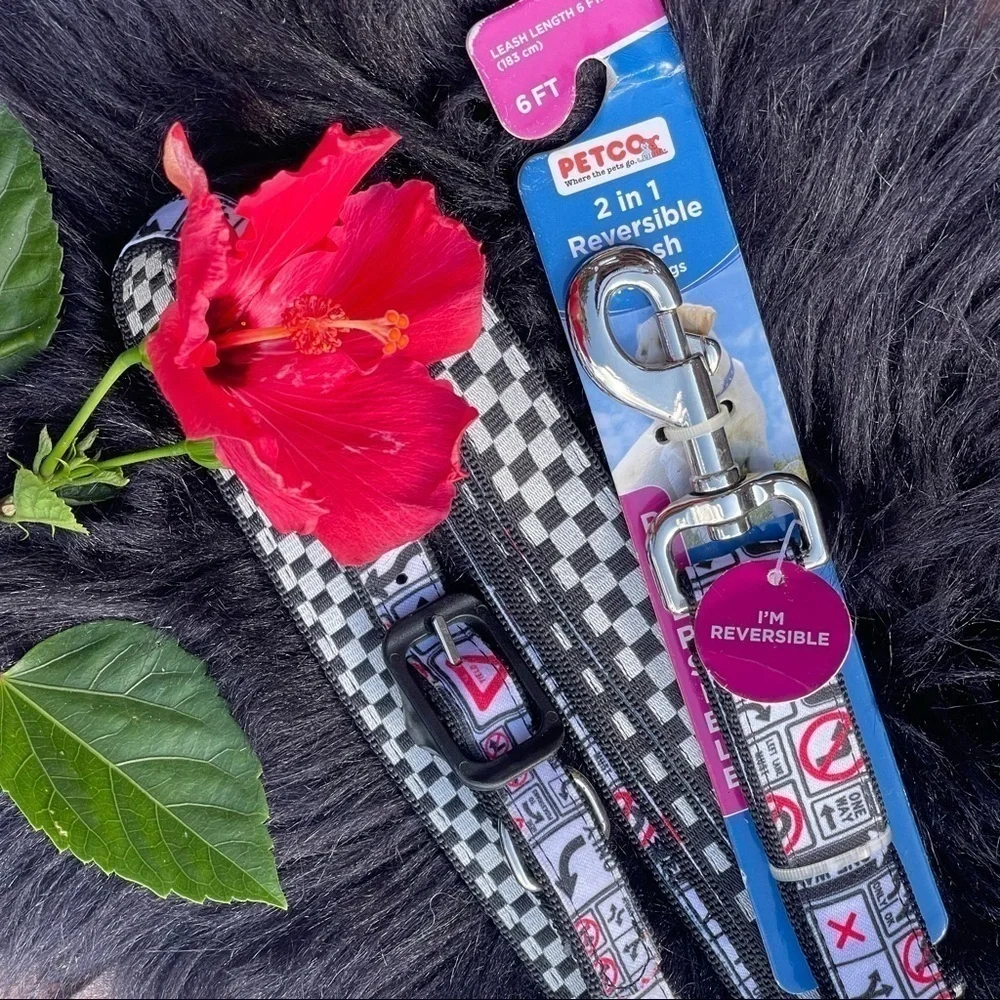 PETCO 2 In 1 Reversible Street Sign Print Dog Collar & Leash Set